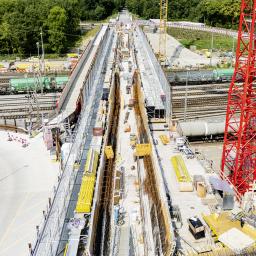Brücke RB2: Schalung und Bewehrungsarbeiten